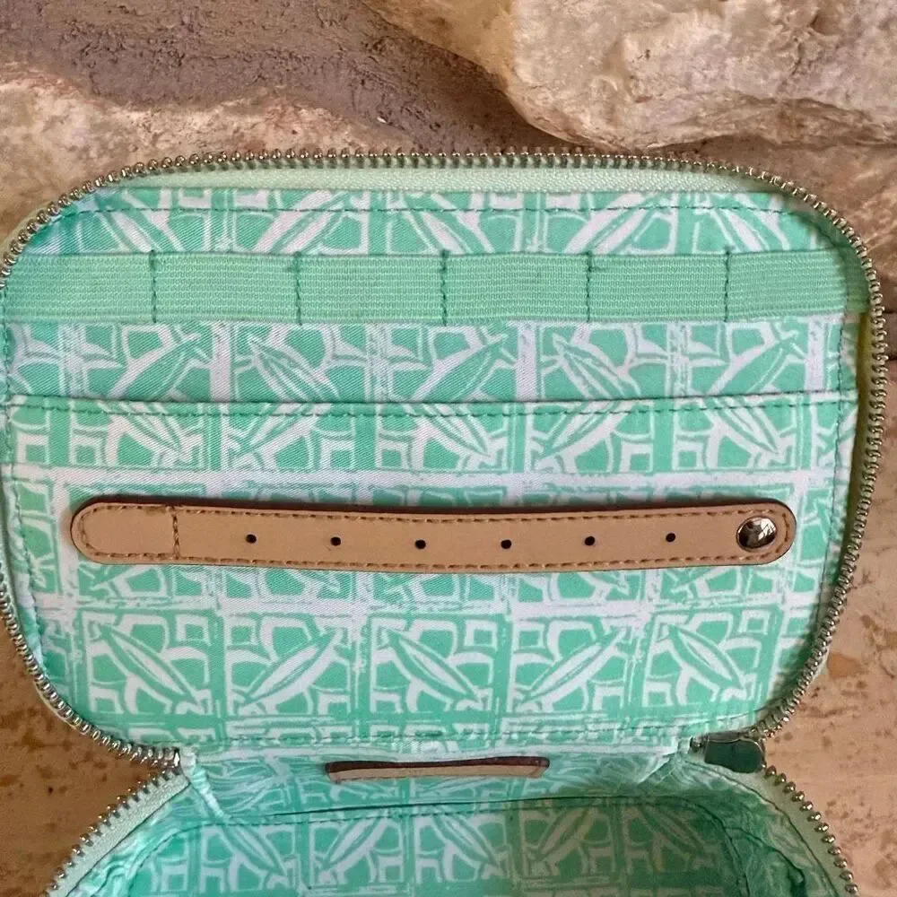 Stella & Dot shape owned